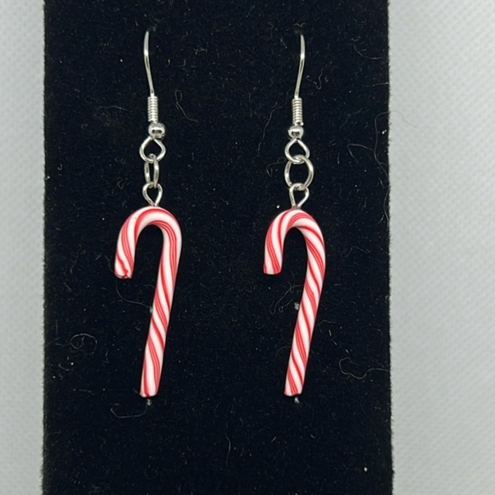 NWT Christmas Candy Cane Design Dangle Christmas Eve Party Ear Jewelry Earrings